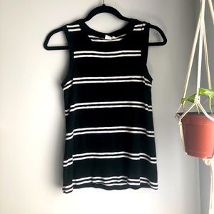 ✨Moving Sale! ✨ Gap Knit Sleeveless Top
